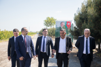 “Aqroservis” ASC-nin İdarə Heyətinin sədri Mehman Veysəlov Bərdədə vətəndaşları qəbul edib, təsərrüfatlara baş çəkib